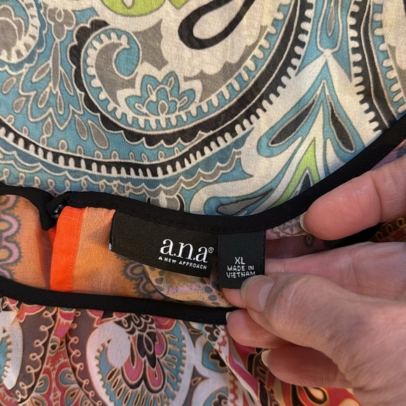 ANA sheer tanks. Set of 2 Perfect for layering. - Picture 2 of 7